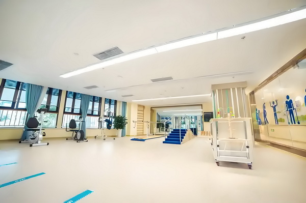 深圳个人落户麻烦吗_董璇前夫高云翔给天下男人狠狠上了一课 了一课效发挥研究才能其功